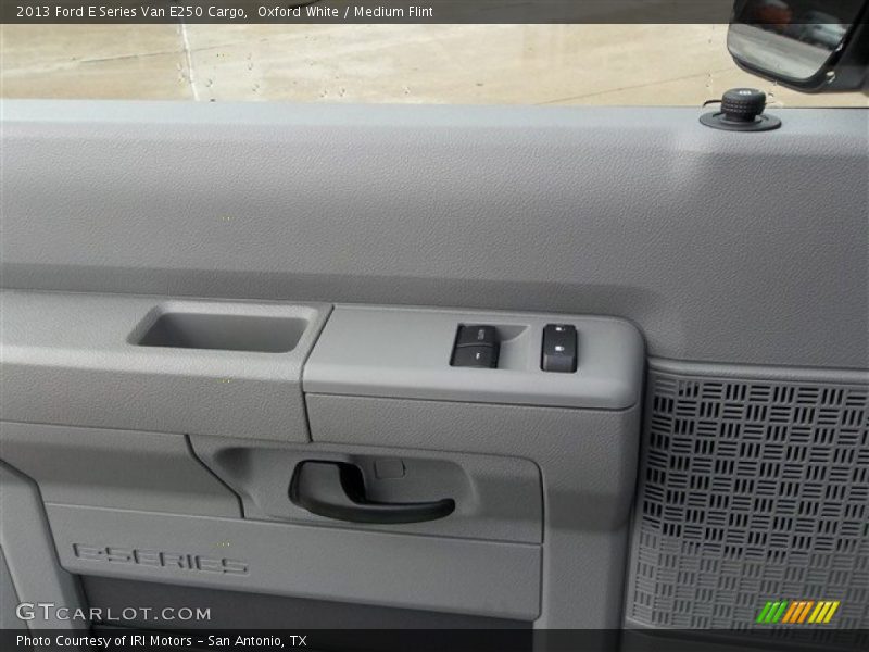 Oxford White / Medium Flint 2013 Ford E Series Van E250 Cargo