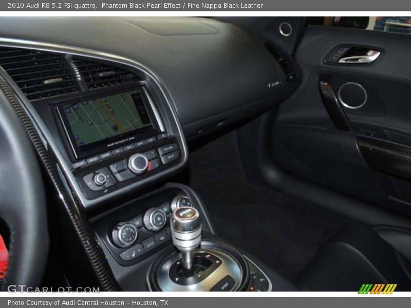 Phantom Black Pearl Effect / Fine Nappa Black Leather 2010 Audi R8 5.2 FSI quattro