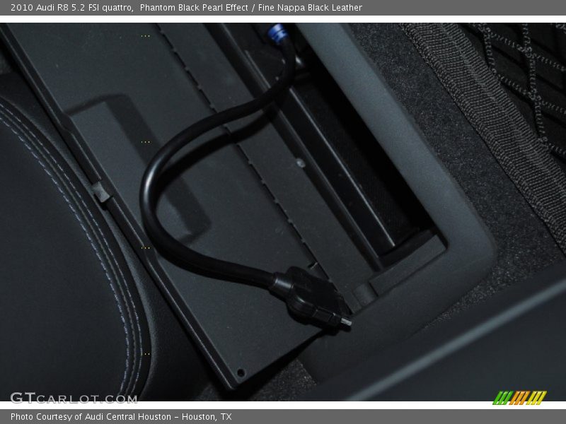 Phantom Black Pearl Effect / Fine Nappa Black Leather 2010 Audi R8 5.2 FSI quattro