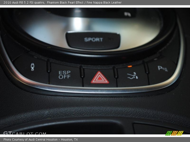 Phantom Black Pearl Effect / Fine Nappa Black Leather 2010 Audi R8 5.2 FSI quattro