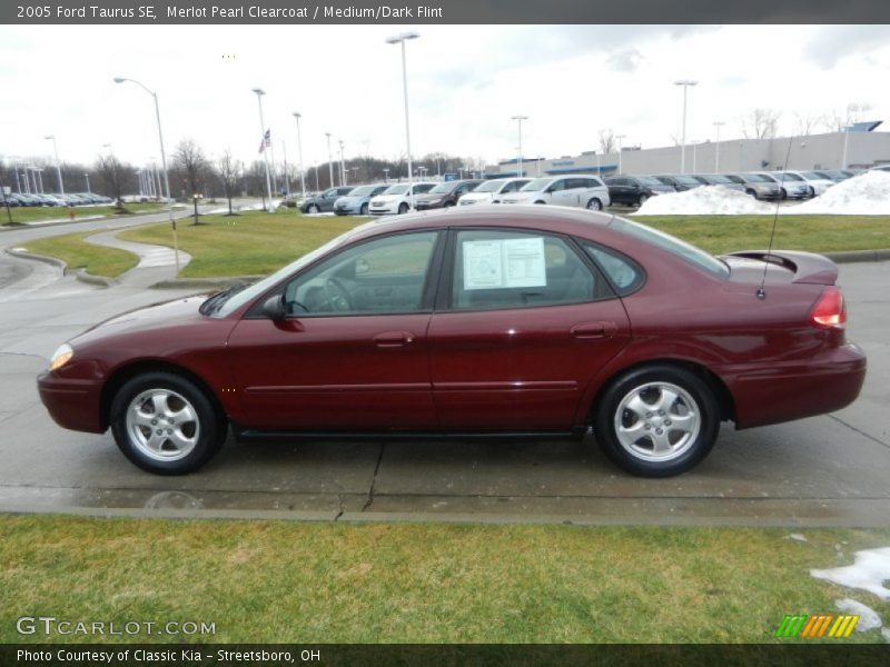 Merlot Pearl Clearcoat / Medium/Dark Flint 2005 Ford Taurus SE