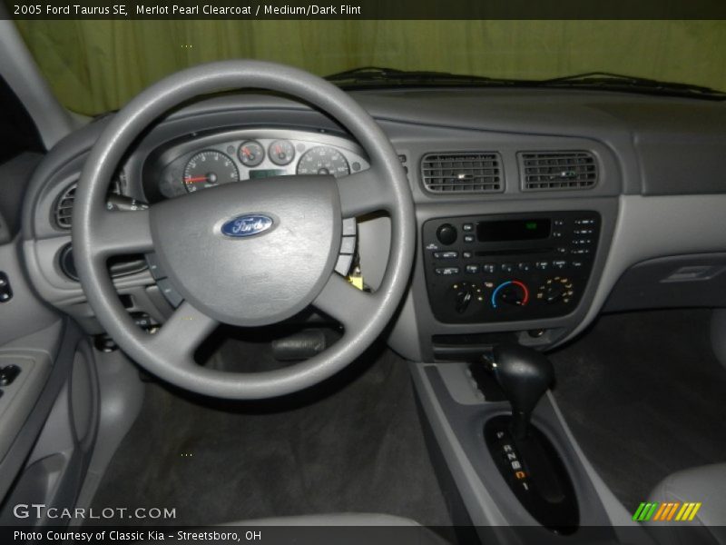 Dashboard of 2005 Taurus SE