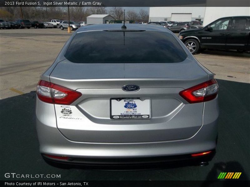 Ingot Silver Metallic / Earth Gray 2013 Ford Fusion S
