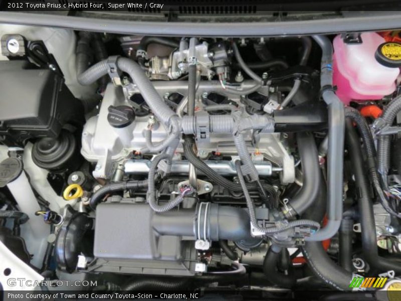 Super White / Gray 2012 Toyota Prius c Hybrid Four