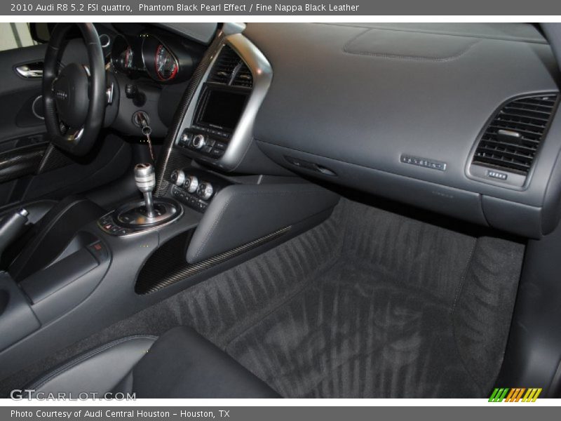 Phantom Black Pearl Effect / Fine Nappa Black Leather 2010 Audi R8 5.2 FSI quattro
