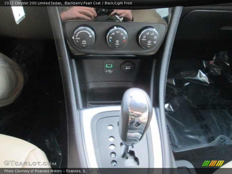 Blackberry Pearl Coat / Black/Light Frost 2012 Chrysler 200 Limited Sedan