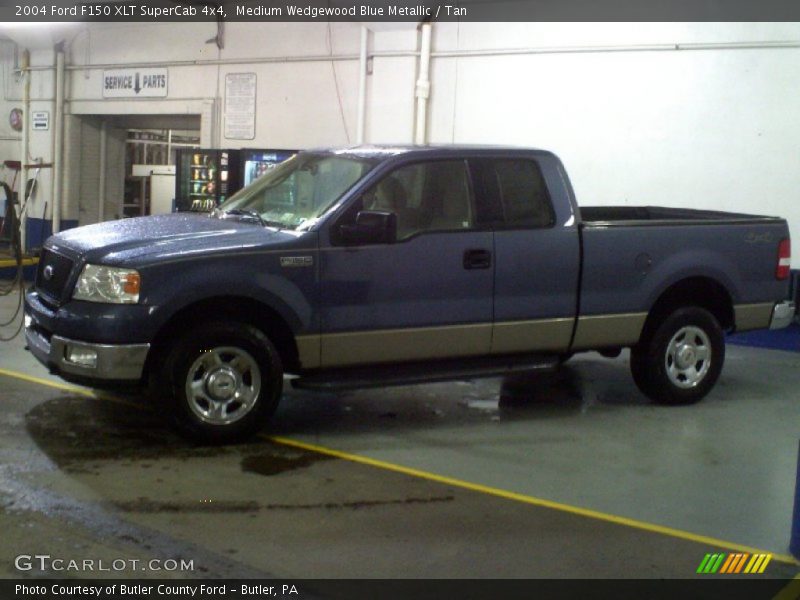 Medium Wedgewood Blue Metallic / Tan 2004 Ford F150 XLT SuperCab 4x4