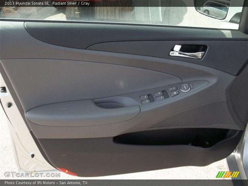 Radiant Silver / Gray 2013 Hyundai Sonata SE
