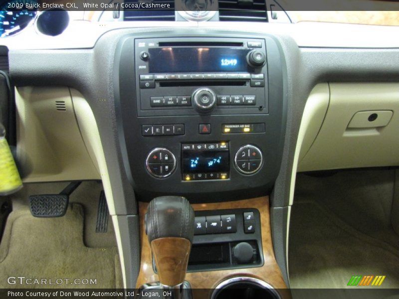 White Opal / Cocoa/Cashmere 2009 Buick Enclave CXL