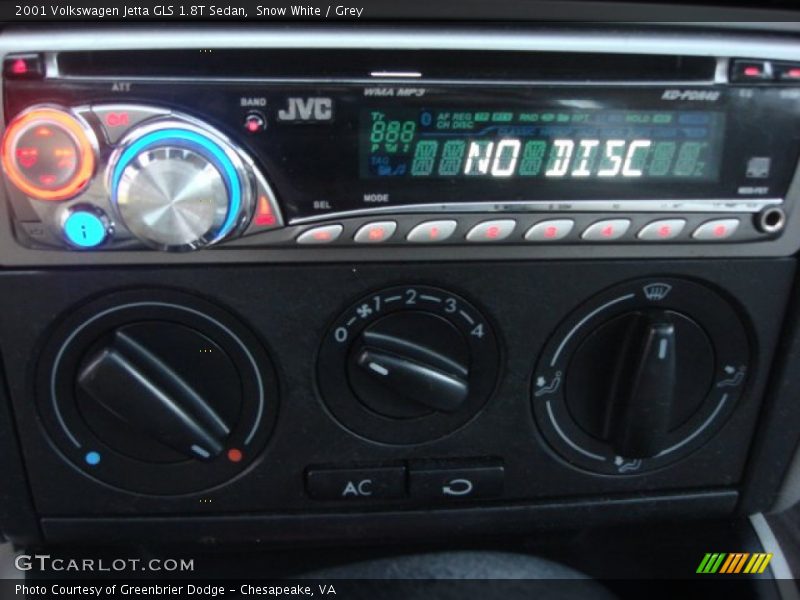Snow White / Grey 2001 Volkswagen Jetta GLS 1.8T Sedan
