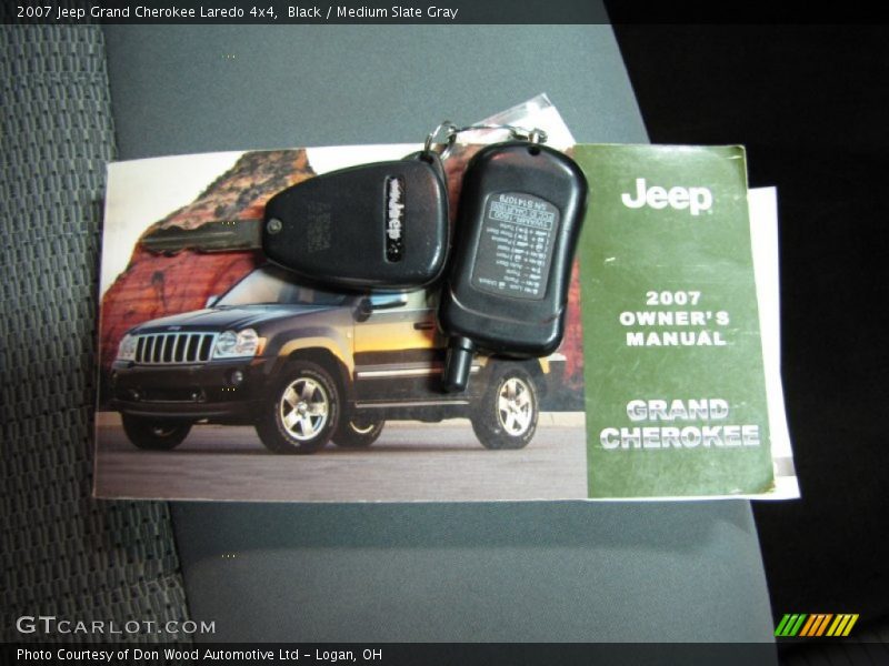 Black / Medium Slate Gray 2007 Jeep Grand Cherokee Laredo 4x4