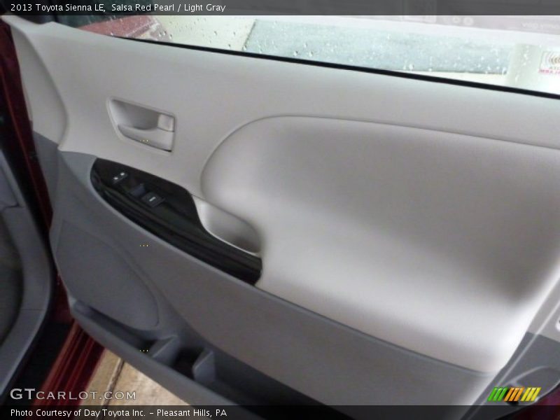 Salsa Red Pearl / Light Gray 2013 Toyota Sienna LE