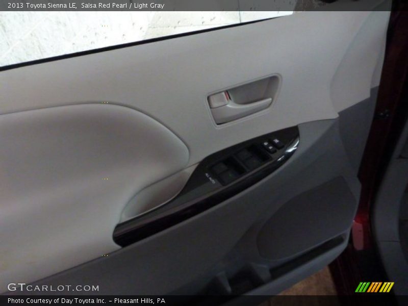 Salsa Red Pearl / Light Gray 2013 Toyota Sienna LE