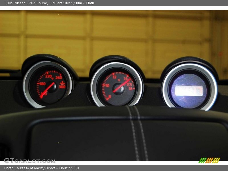 Brilliant Silver / Black Cloth 2009 Nissan 370Z Coupe
