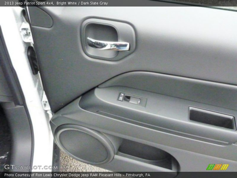 Bright White / Dark Slate Gray 2013 Jeep Patriot Sport 4x4