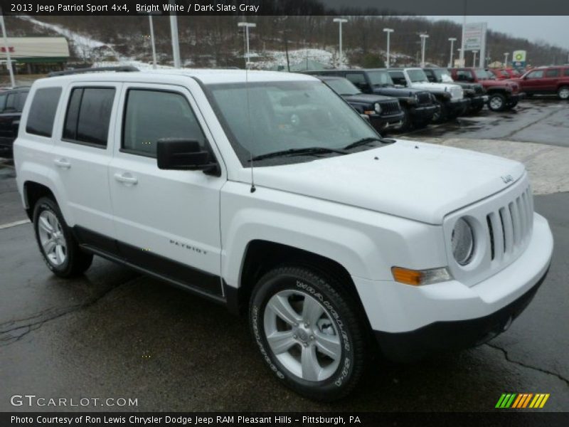 Bright White / Dark Slate Gray 2013 Jeep Patriot Sport 4x4