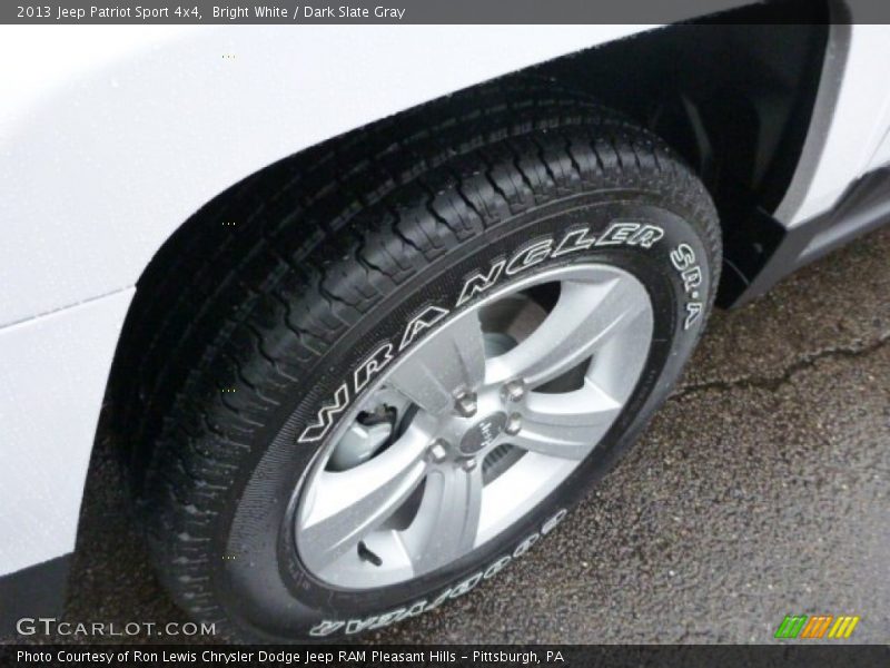 Bright White / Dark Slate Gray 2013 Jeep Patriot Sport 4x4