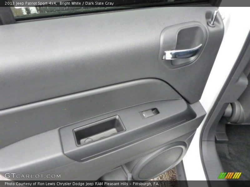 Bright White / Dark Slate Gray 2013 Jeep Patriot Sport 4x4