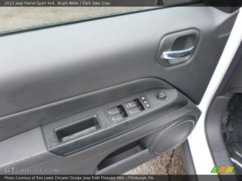 Bright White / Dark Slate Gray 2013 Jeep Patriot Sport 4x4