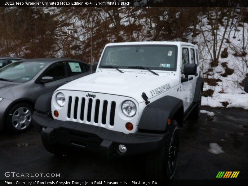 Bright White / Black 2013 Jeep Wrangler Unlimited Moab Edition 4x4