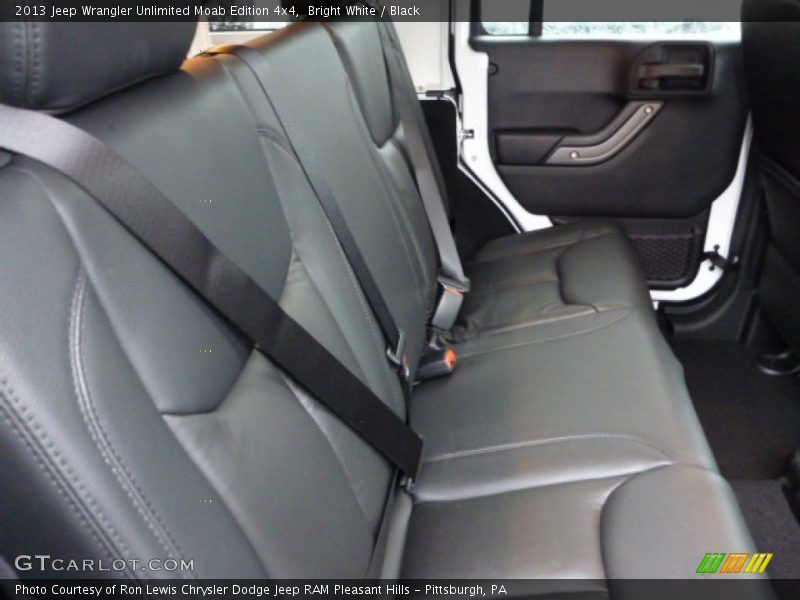 Bright White / Black 2013 Jeep Wrangler Unlimited Moab Edition 4x4