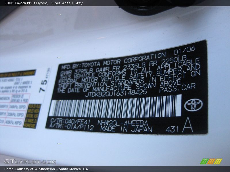Super White / Gray 2006 Toyota Prius Hybrid