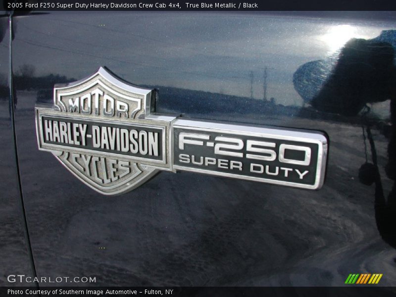  2005 F250 Super Duty Harley Davidson Crew Cab 4x4 Logo