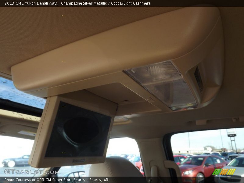 Champagne Silver Metallic / Cocoa/Light Cashmere 2013 GMC Yukon Denali AWD