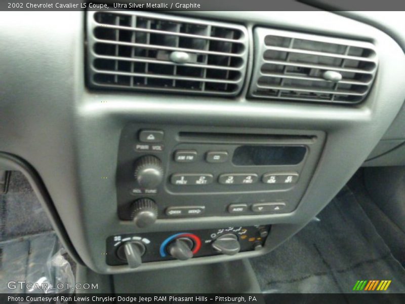 Ultra Silver Metallic / Graphite 2002 Chevrolet Cavalier LS Coupe