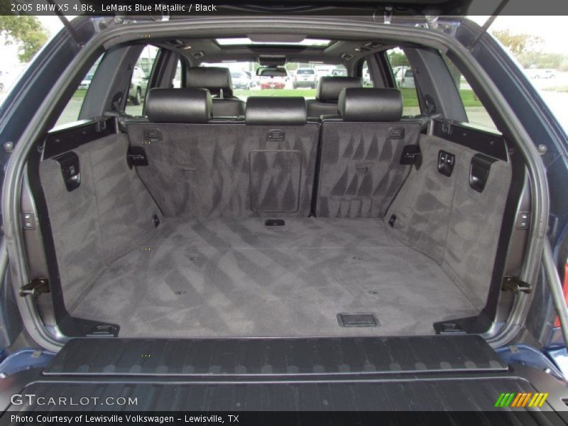  2005 X5 4.8is Trunk