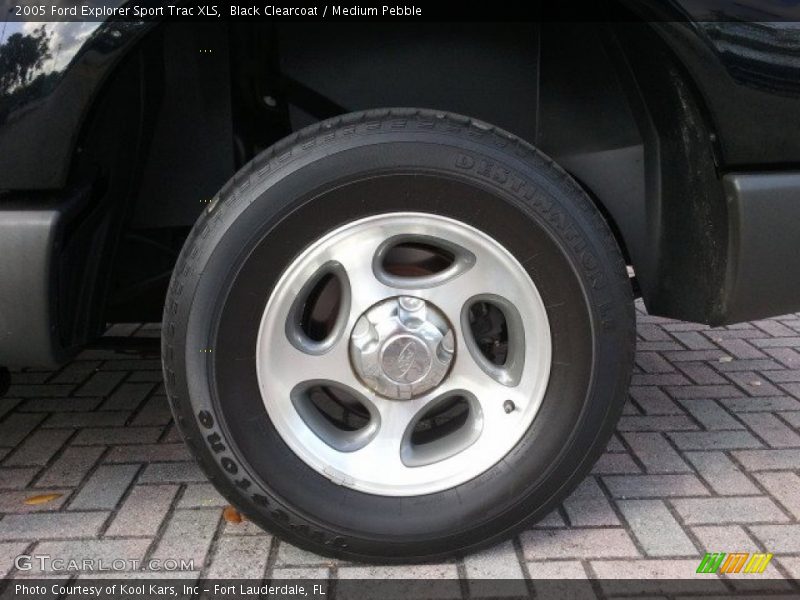 Black Clearcoat / Medium Pebble 2005 Ford Explorer Sport Trac XLS