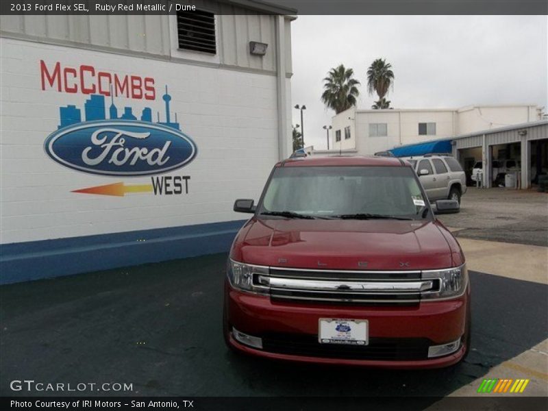 Ruby Red Metallic / Dune 2013 Ford Flex SEL