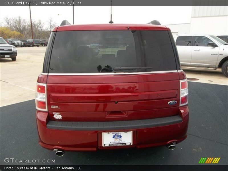 Ruby Red Metallic / Dune 2013 Ford Flex SEL
