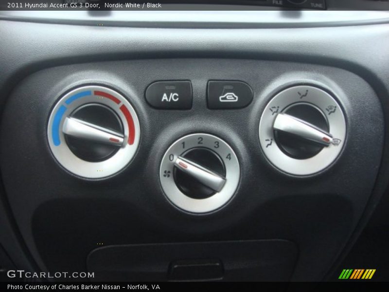 Nordic White / Black 2011 Hyundai Accent GS 3 Door