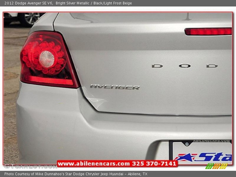 Bright Silver Metallic / Black/Light Frost Beige 2012 Dodge Avenger SE V6