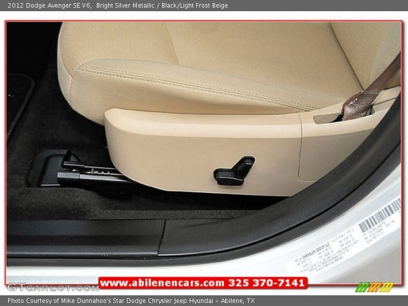 Bright Silver Metallic / Black/Light Frost Beige 2012 Dodge Avenger SE V6