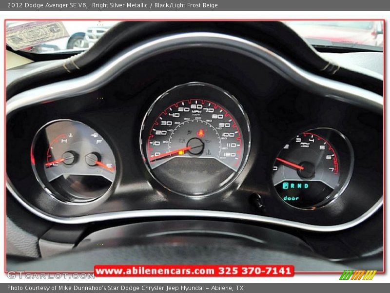 Bright Silver Metallic / Black/Light Frost Beige 2012 Dodge Avenger SE V6
