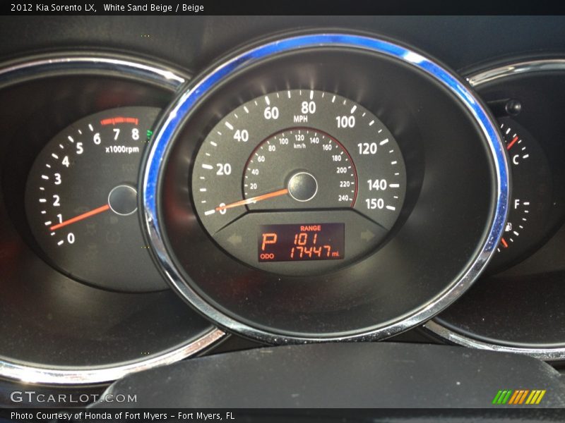 White Sand Beige / Beige 2012 Kia Sorento LX