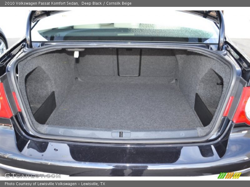 Deep Black / Cornsilk Beige 2010 Volkswagen Passat Komfort Sedan