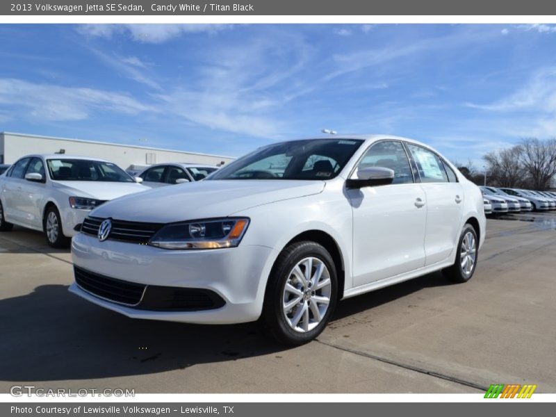 Candy White / Titan Black 2013 Volkswagen Jetta SE Sedan
