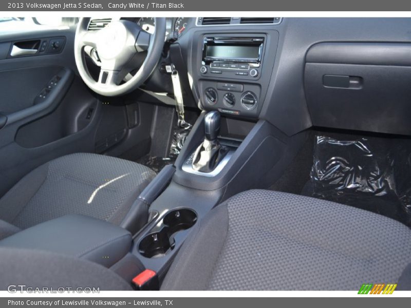 Candy White / Titan Black 2013 Volkswagen Jetta S Sedan