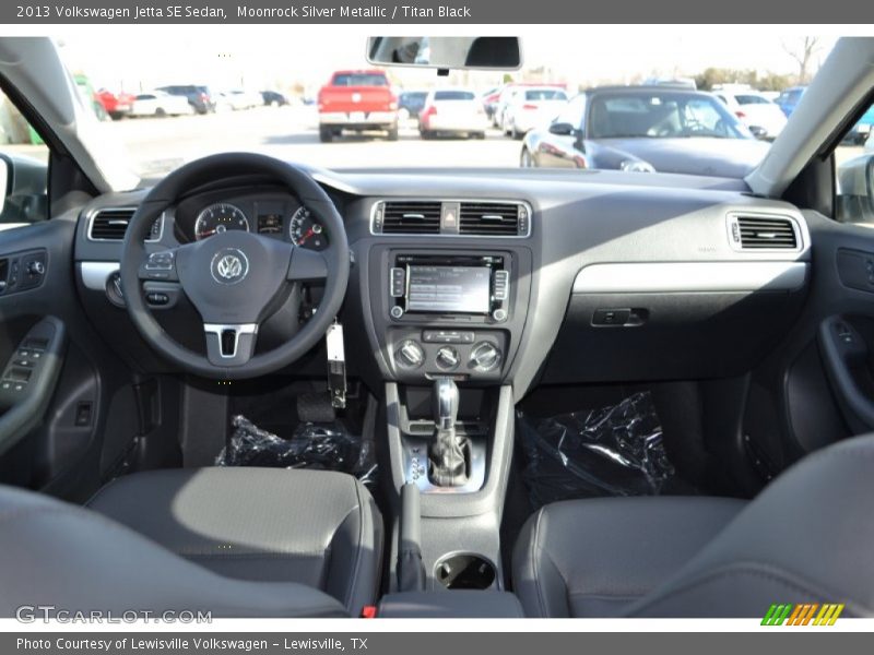 Moonrock Silver Metallic / Titan Black 2013 Volkswagen Jetta SE Sedan