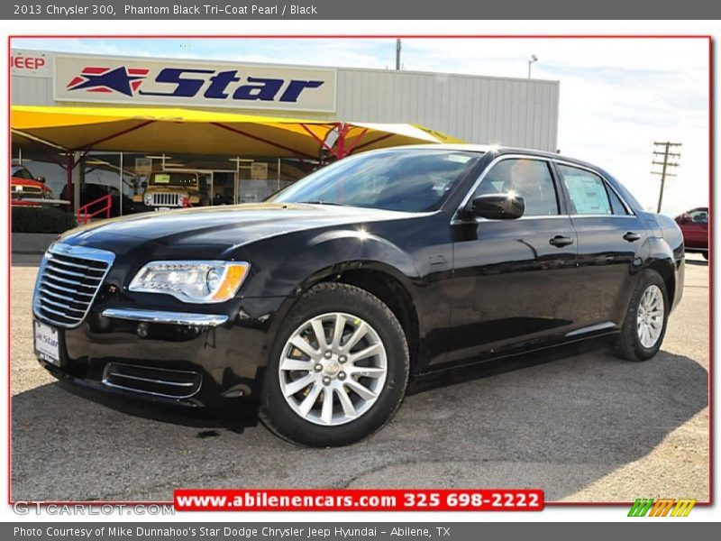 Phantom Black Tri-Coat Pearl / Black 2013 Chrysler 300