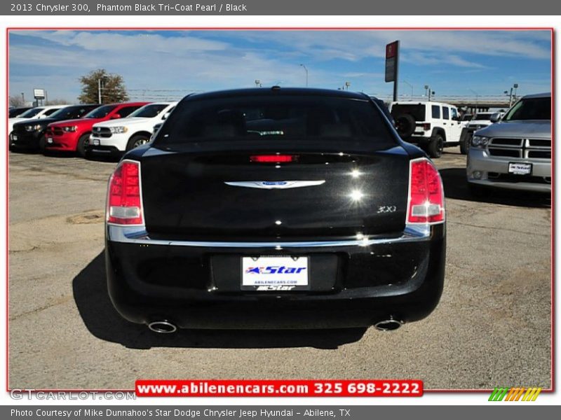 Phantom Black Tri-Coat Pearl / Black 2013 Chrysler 300