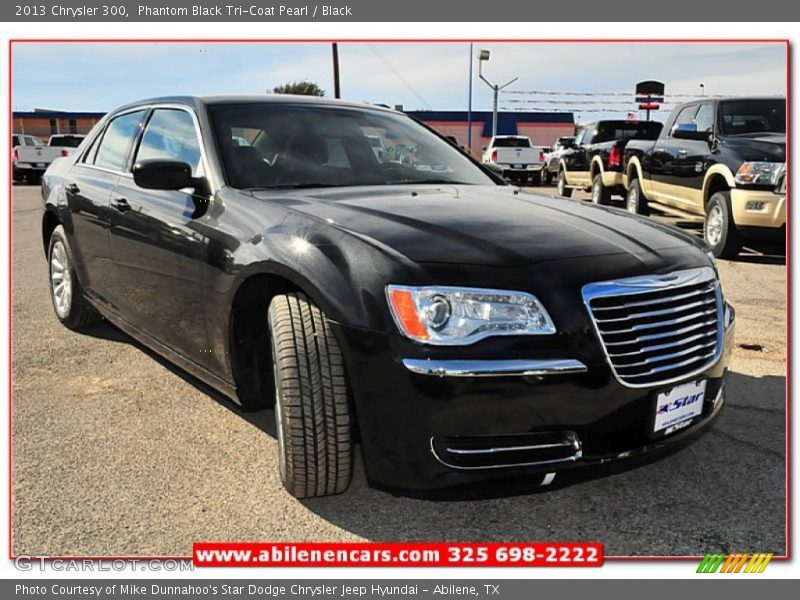 Phantom Black Tri-Coat Pearl / Black 2013 Chrysler 300