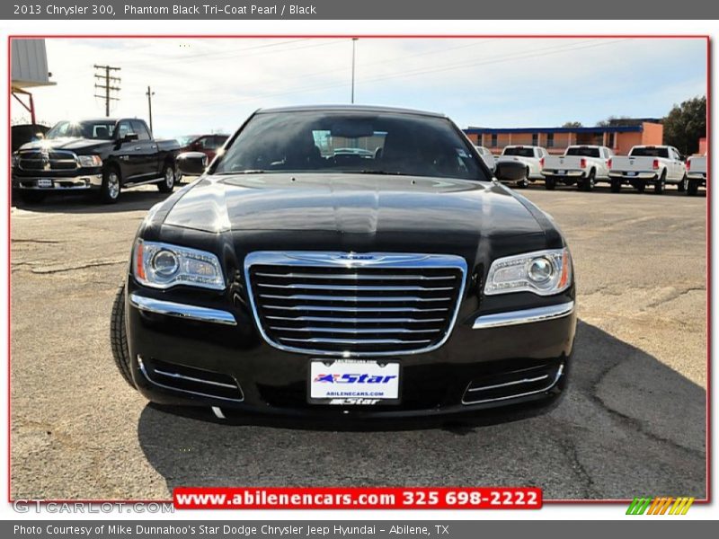 Phantom Black Tri-Coat Pearl / Black 2013 Chrysler 300