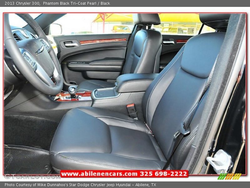 Phantom Black Tri-Coat Pearl / Black 2013 Chrysler 300