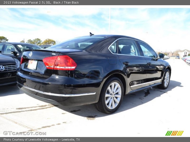 Black / Titan Black 2013 Volkswagen Passat 2.5L SEL