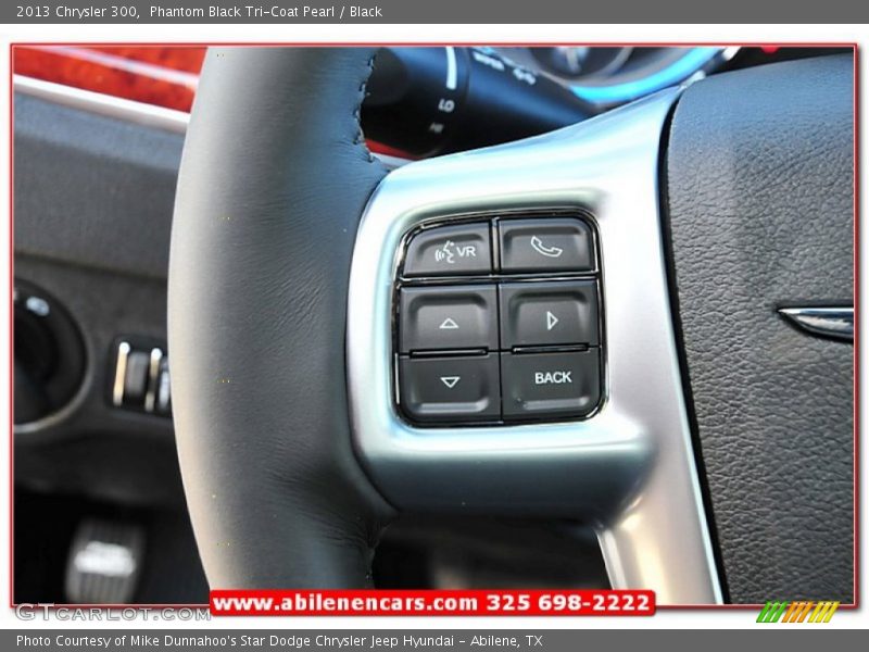 Phantom Black Tri-Coat Pearl / Black 2013 Chrysler 300