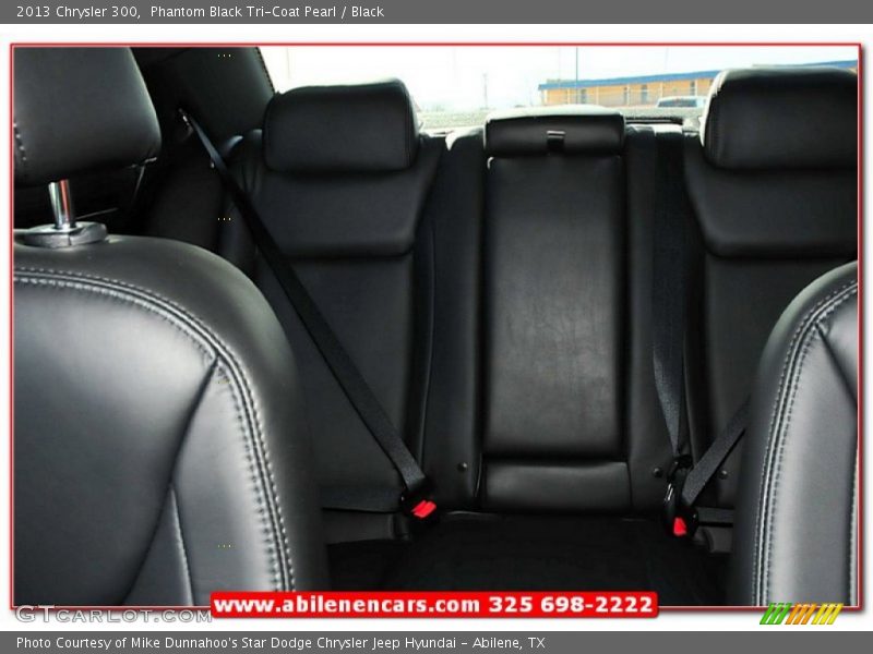 Phantom Black Tri-Coat Pearl / Black 2013 Chrysler 300